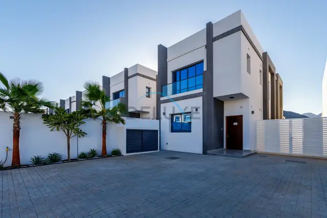 Idyllic 3-Bedroom Villa with Assistant Room — Al Dana Island